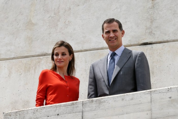 Rey de España esquivó un beso a Reina Letizia y el momento se volvió viral
