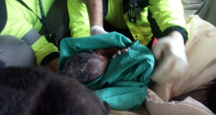 La conmovedora historia de joven haitiana que dio a luz en un taxi en Los Ángeles