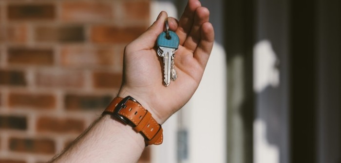 Se vende casa con adulto mayor incluido: la 'curiosa' oferta que causó revuelo en España