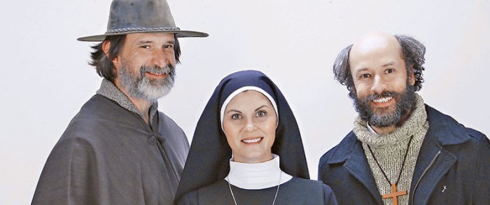 La gran coincidencia entre próximas teleseries de Mega y CHV: protagonistas son gemelas