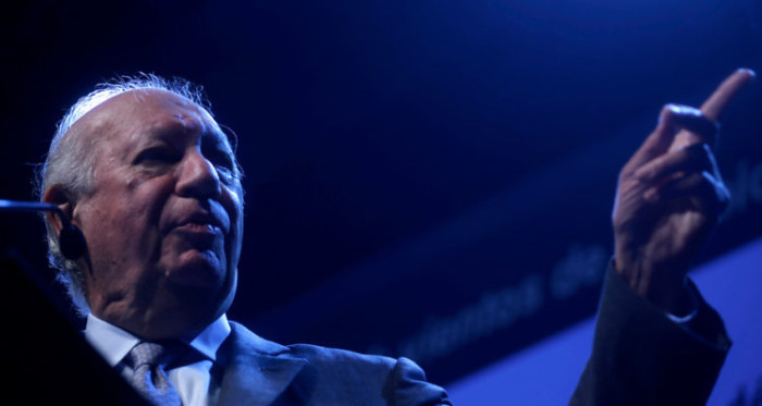 Expresidente Ricardo Lagos fue internado tras sufrir caída que le provocó un tec cerrado