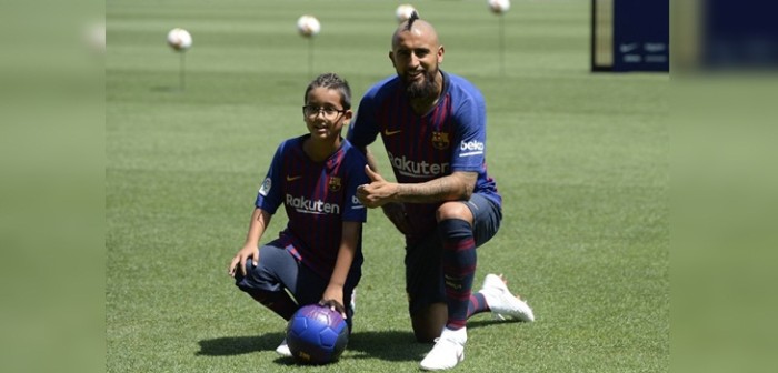 'Alonsito' Vidal organizó sorteo de lujo: regalará exclusivos zapatos de Arturo