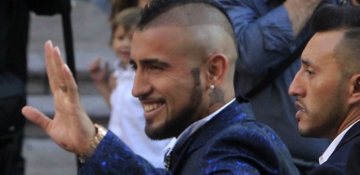 Padre aperrado: el viaje de Vidal solo para acompañar a sus hijos en primer día de clases