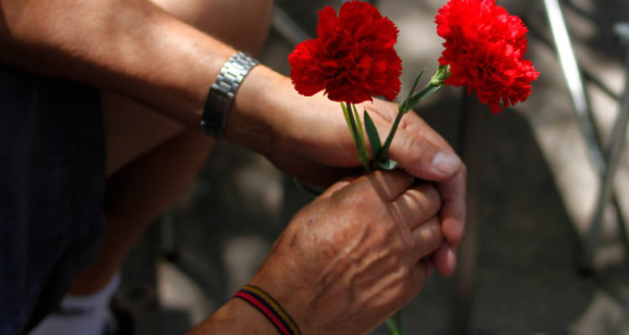 Quisieron sepultar a familiar pero se encontraron con una sorpresa: había otro ataúd