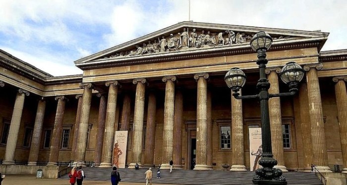 Ministros diseñarán plan para que Museo Británico devuelva moái de Isla de Pascua