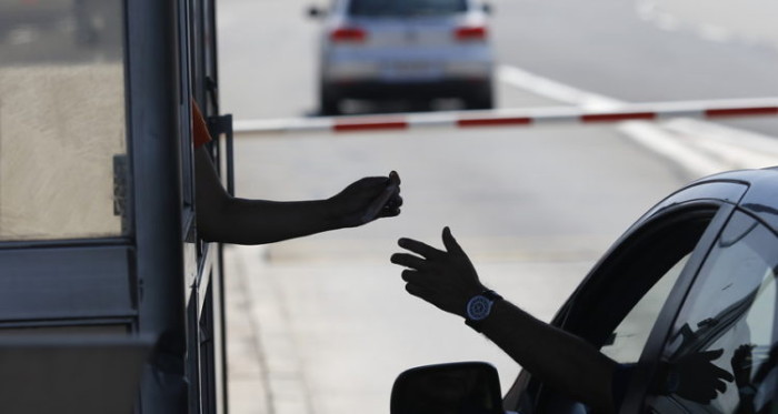 Sujeto que asaltó peaje se 'enamoró' de su víctima y la agregó en Facebook: fue detenido