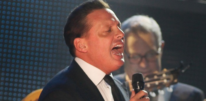 Su lado más sensible: llanto de Luis Miguel en pleno concierto da la vuelta al mundo