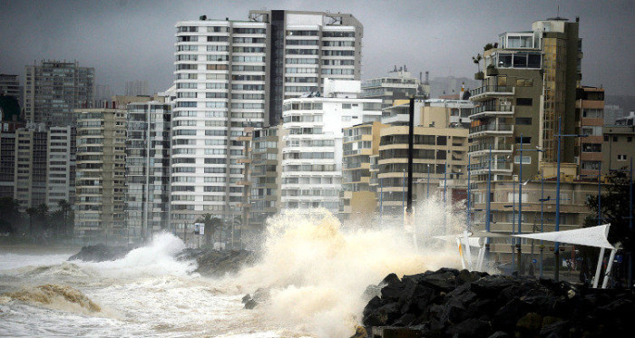 Alerta hasta el miércoles: anuncian marejadas de hasta 4 metros en el litoral central