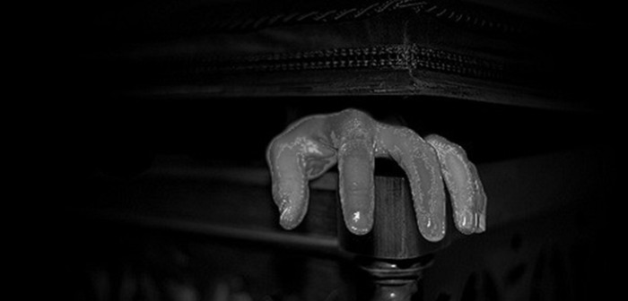 Parque temático gringo pagará $200 mil a valientes que pasen 30 horas en un ataúd