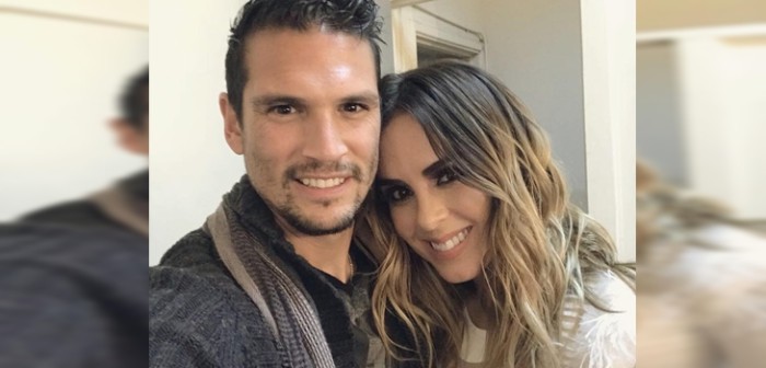 Maura Rivera enterneció a seguidores con adorable postal dieciochera de su hija menor