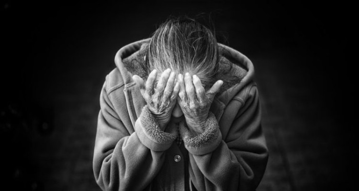 Con agua caliente atacan a anciana de 104 años: no descartan que haya sido su conviviente