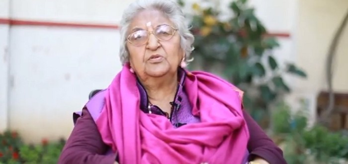 Escritora murió mientras era entrevistada en matinal indio: momento se transmitió en vivo