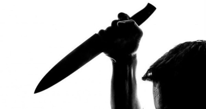 Hombre intentó atacar con un cuchillo a su novia por celos: la confundió con actriz porno