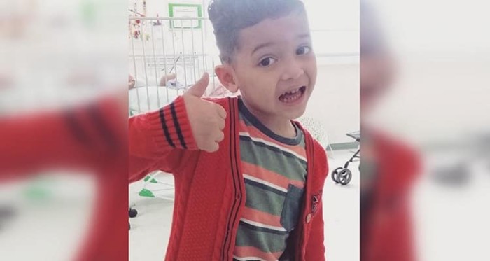 La dramática historia de Mateo: el niño que espera trasplante nunca antes hecho en Chile