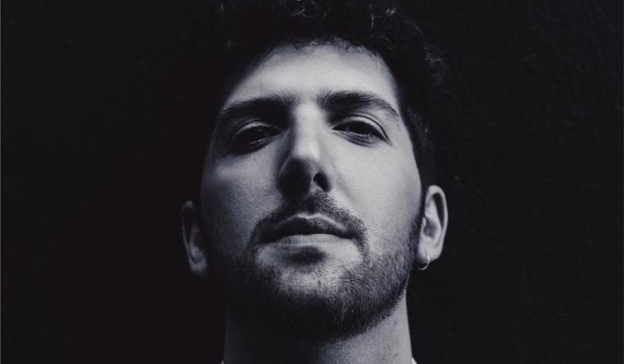 Nicolás Álamo: el ex Rojo que interpreta tema central de 'Contra viento y marea'