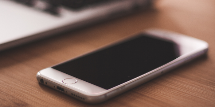 Alguien te mira: cuidado con estas aplicaciones móviles que podrían estar espiándote