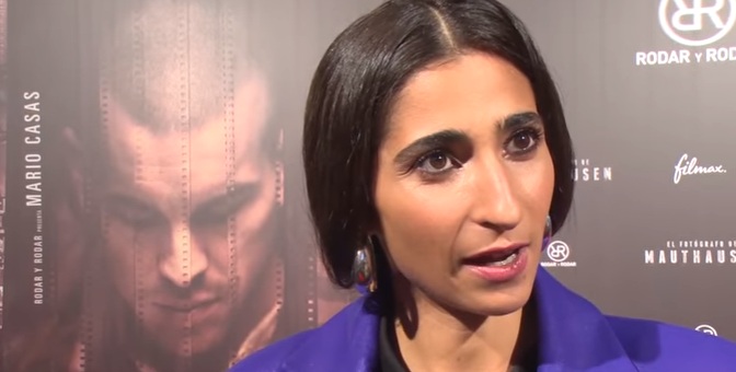 Actriz de 'La casa de papel' asistió a premiere equivocada y su reacción se hizo viral