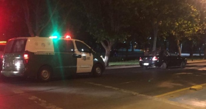 Hombre huía de asaltantes y terminó muriendo atropellado por automovilista en Santiago