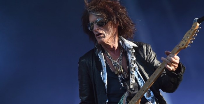 Guitarrista de Aerosmith Joe Perry fue hospitalizado de urgencia justo después de un show