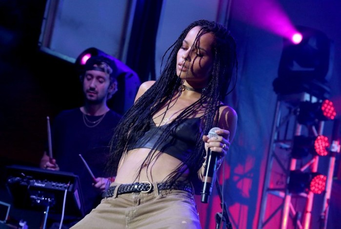 Hija de Lenny Kravitz hizo arder Instagram tras compartir postales posando desnuda