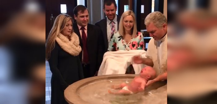 Bautizo terminó de la peor forma luego que a un cura se le cayera el bebé de cabeza