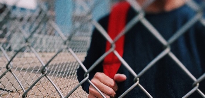 Joven confesó matar a su madre tras reto por una mala nota: escondió su cuerpo en iglesia