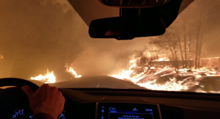Familia captó el aterrador momento en que escapan del devastador incendio en California