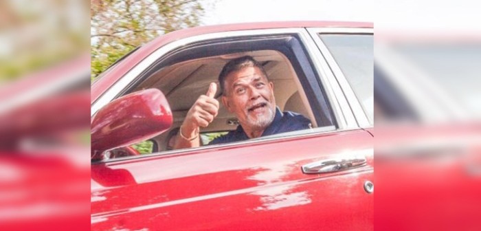 De 69 a 49 años: hombre inició batalla legal para rebajar su edad y así triunfar en Tinder