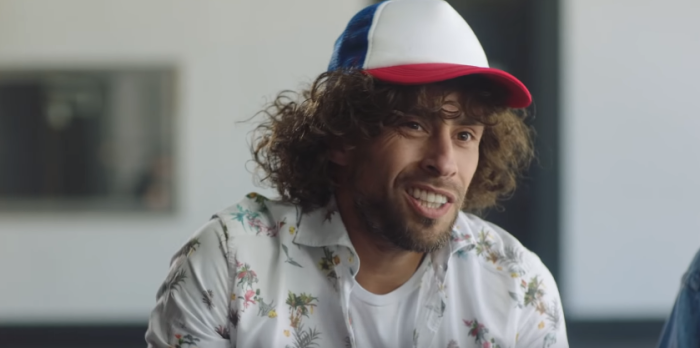 Luciéndose como actor: Jorge Valdivia se sumó a serie que busca darle un golpe a Netflix