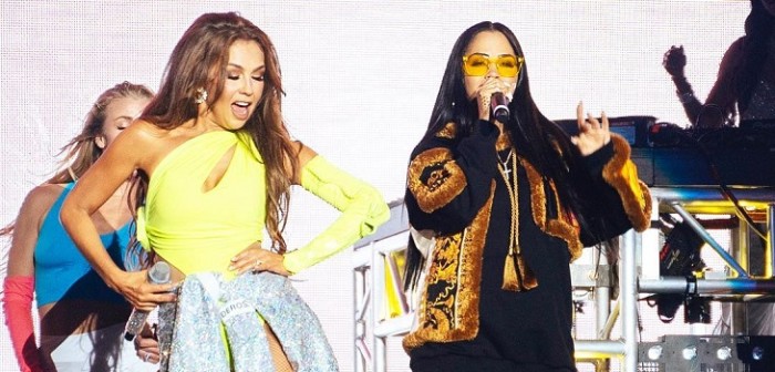 Desperfecto técnico en show dejó en evidencia la verdadera voz de Natti Natasha y Thalía