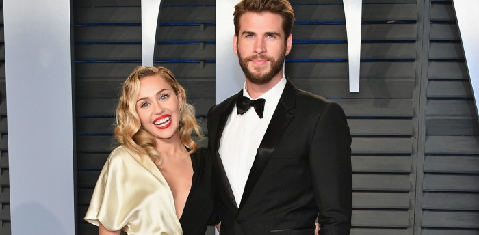Fotos confirman boda de Miley Cyrus con Liam Hemsworth: incluyó globos y un gran árbol de Navidad