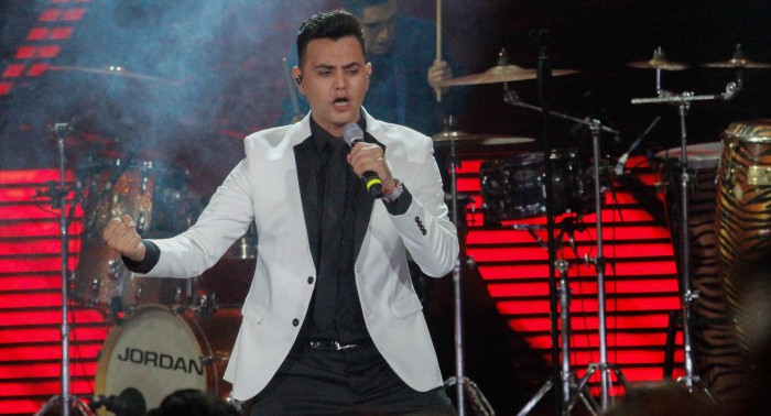 Jordan generó ola de bromas tras presentarse en 'Rojo' con llamativo look a lo Ken