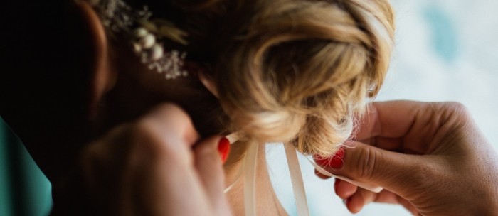 Para lucir bella y radiante: 6 sencillos peinados para celebrar las  fiestas de fin de año