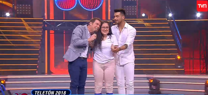 Se puso de pie: el emotivo baile de joven de la Teletón que dejó a todos llorando en Rojo