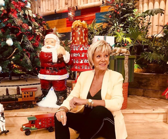 Desbordando buen gusto y elegancia: Raquel Argandoña deleitó con decoración de su mesa para Navidad