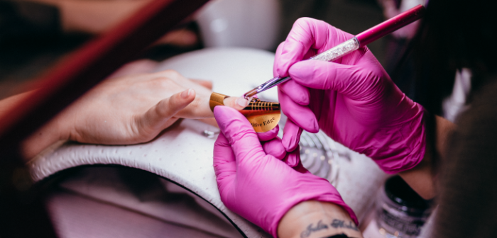 Deja atrás lo tradicional: las 5 tendencias en manicura que se tomarán el 2019