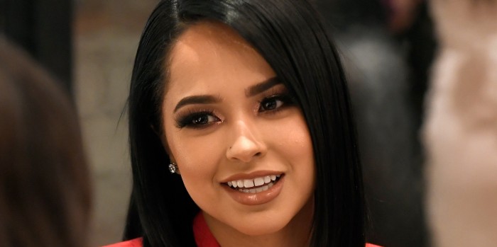 Ritmo de vida le pasó la cuenta a Becky G y preocupa a fans tras confesar difícil momento