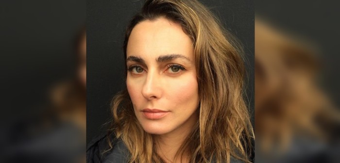 Javiera Díaz de Valdés posó como sirena y en topless para sesión de fotos en la playa