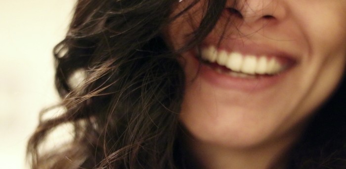 ¿Tienes el pelo castaño oscuro y quieres hacerte un cambio? Este es el tono que deberías probar