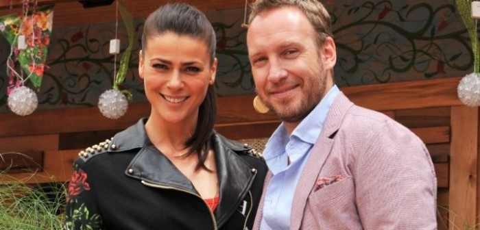 ¿Alguien murió? Coincidencia en vestuario de Tonka, Martín y panelistas sacó risas en 'Bienvenidos'