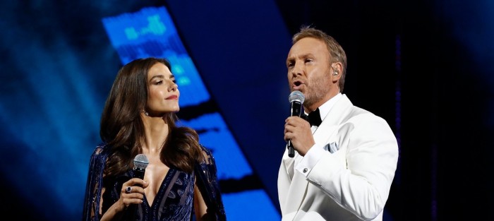 Con fuerte mensaje de paz y unidad: así fue el debut de María Luisa Godoy y Martín Cárcamo en Viña