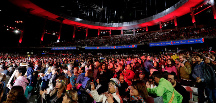 Público sufre con las bajas temperaturas: los motivos del frío que se siente en la Quinta Vergara