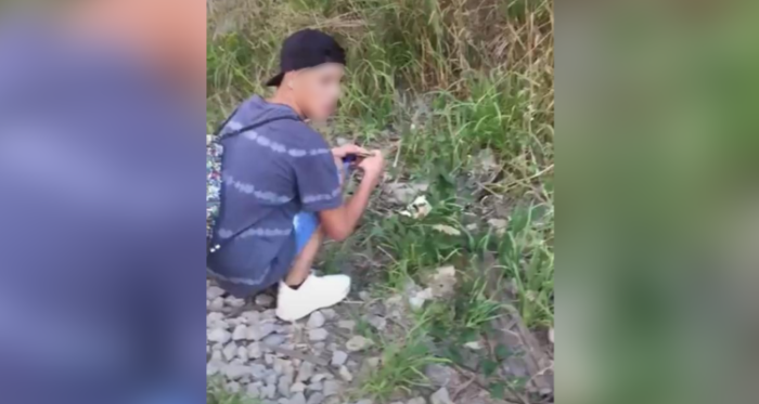 Difunden video de menor iniciando incendio en Coronel: terminó siendo detenido