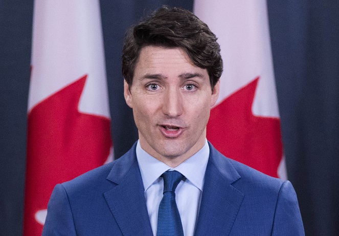 Justin Trudeau viola las reglas del parlamento por un chocolate: diputado lo dejó en evidencia