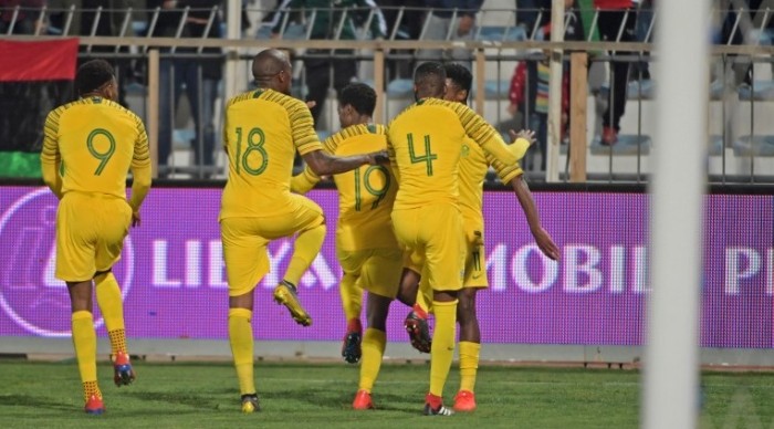 Vergüenza: mensajes y alarmas de WhatsApp interrumpieron el himno de Sudáfrica en pleno partido