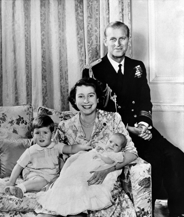 La dolorosa razón por la que la reina Isabel II y Felipe esperaron 10 años para tener un tercer hijo