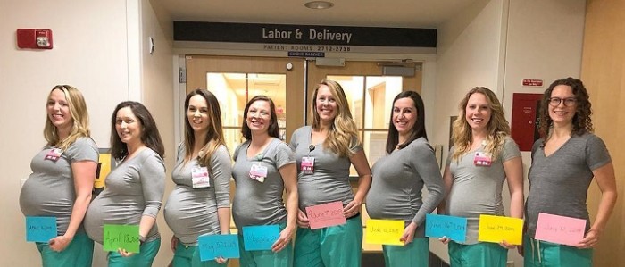 ueve enfermeras de una unidad de neonatología de un hospital están embarazadas de forma simultánea