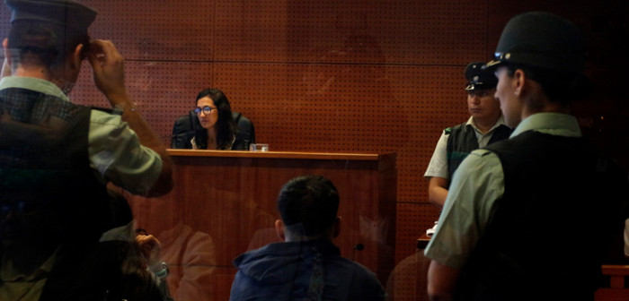 Acusados de violento ataque homofóbico contra joven en Transantiago quedan en prisión preventiva