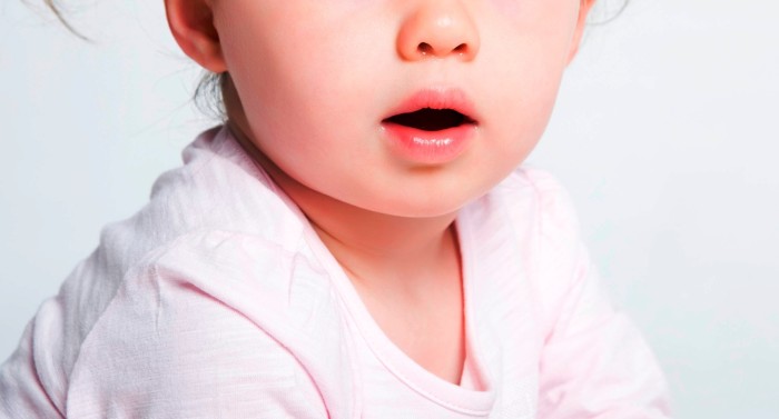 El insólito caso de padre que vendió a su hija por $6 millones en internet: quería pagar sus deudas