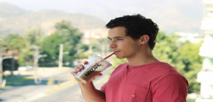 Raimundo Alcalde da salto internacional y llega a Netflix con serie chilena inspirada en 'La Manada'